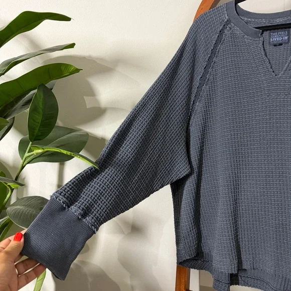 American Eagle LARGE Oversized Slouchy Gray Blue Waffle Knit Top Style 2198 - Picture 2 of 9